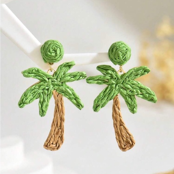 Jewelry - Green Palm Tree Earrings